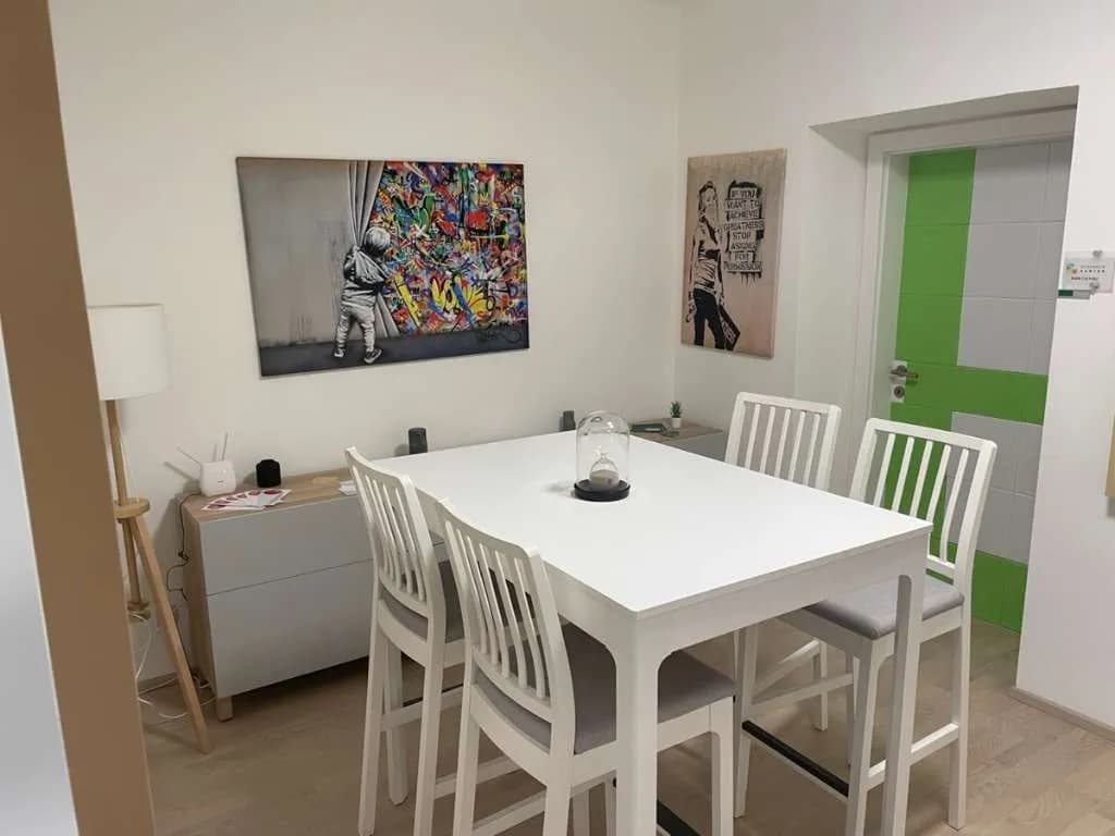 7-Zimmer-Gewerbeimmobilie mieten in Linz – 16 m², € 115 – Bild 11 von 16