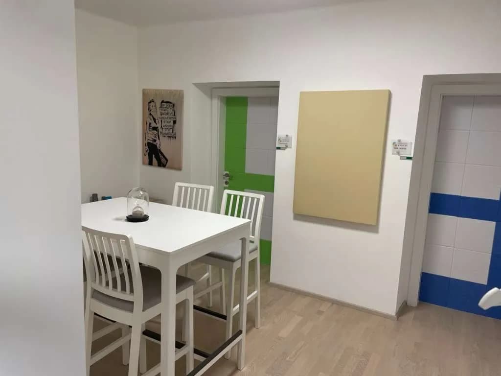7-Zimmer-Gewerbeimmobilie mieten in Linz – 16 m², € 115 – Bild 12 von 16