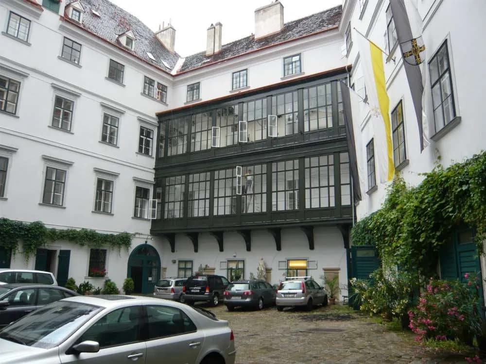 8-Zimmer-Gewerbeimmobilie mieten in Wien – 145 m², € 3.039 – Bild 5 von 6