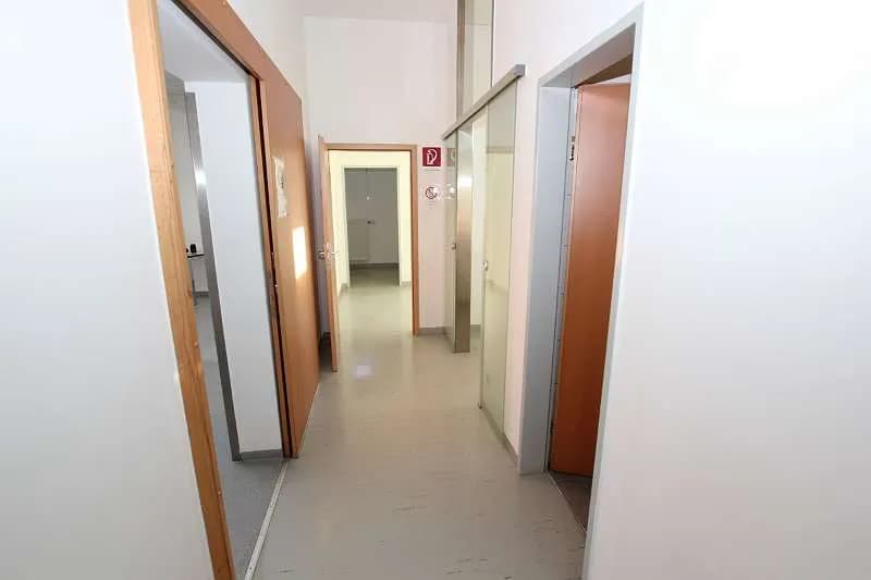 10-Zimmer-Gewerbeimmobilie mieten in Klagenfurt Land – 220 m², € 1.590 – Bild 4 von 9