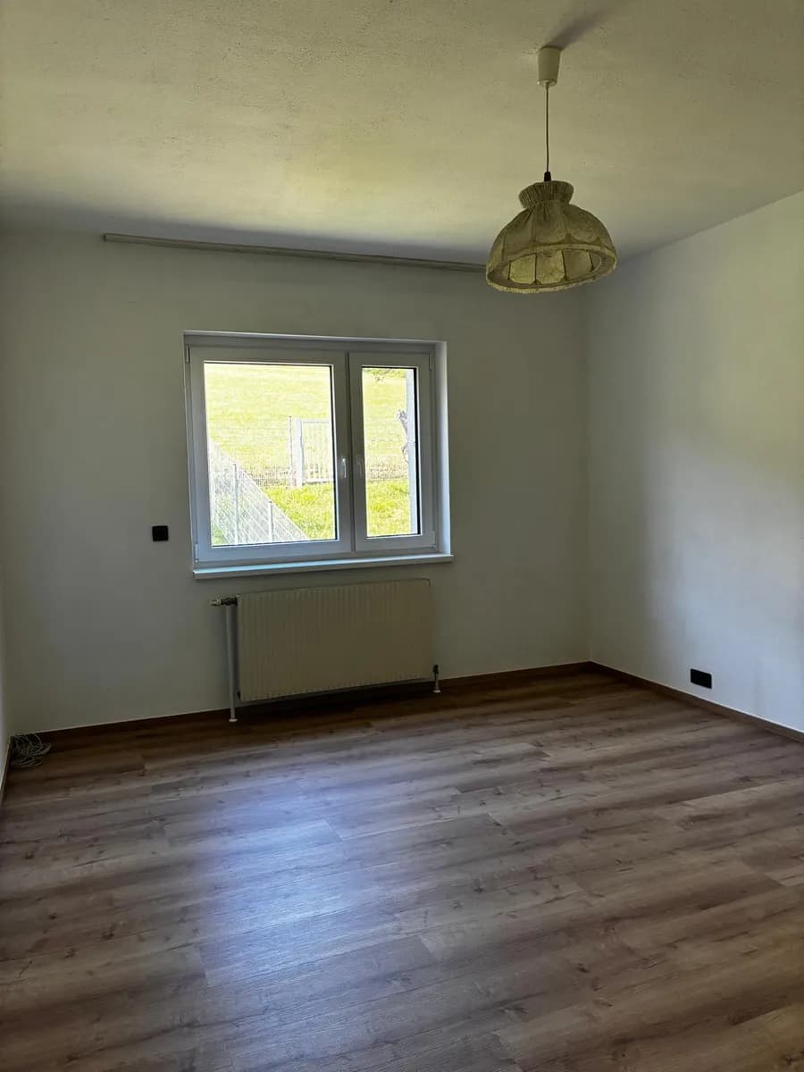 4-Zimmer-Wohnung mieten in Neunkirchen – 133 m², € 1.100 – Bild 4 von 14