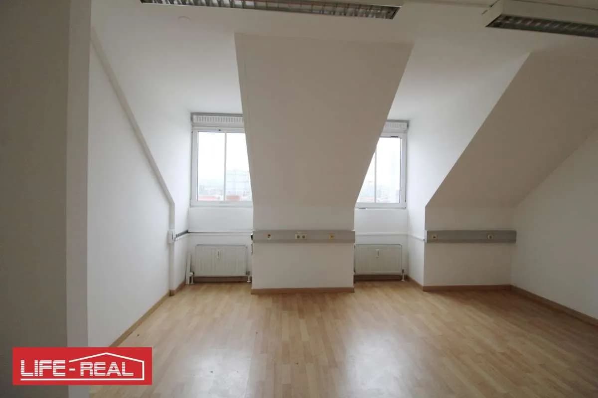 4-Zimmer-Gewerbeimmobilie mieten in Linz – 142 m², € 1.580 – Bild 2 von 14