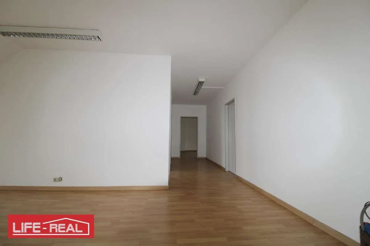 4-Zimmer-Gewerbeimmobilie mieten in Linz – 142 m², € 1.580 – Bild 8 von 14