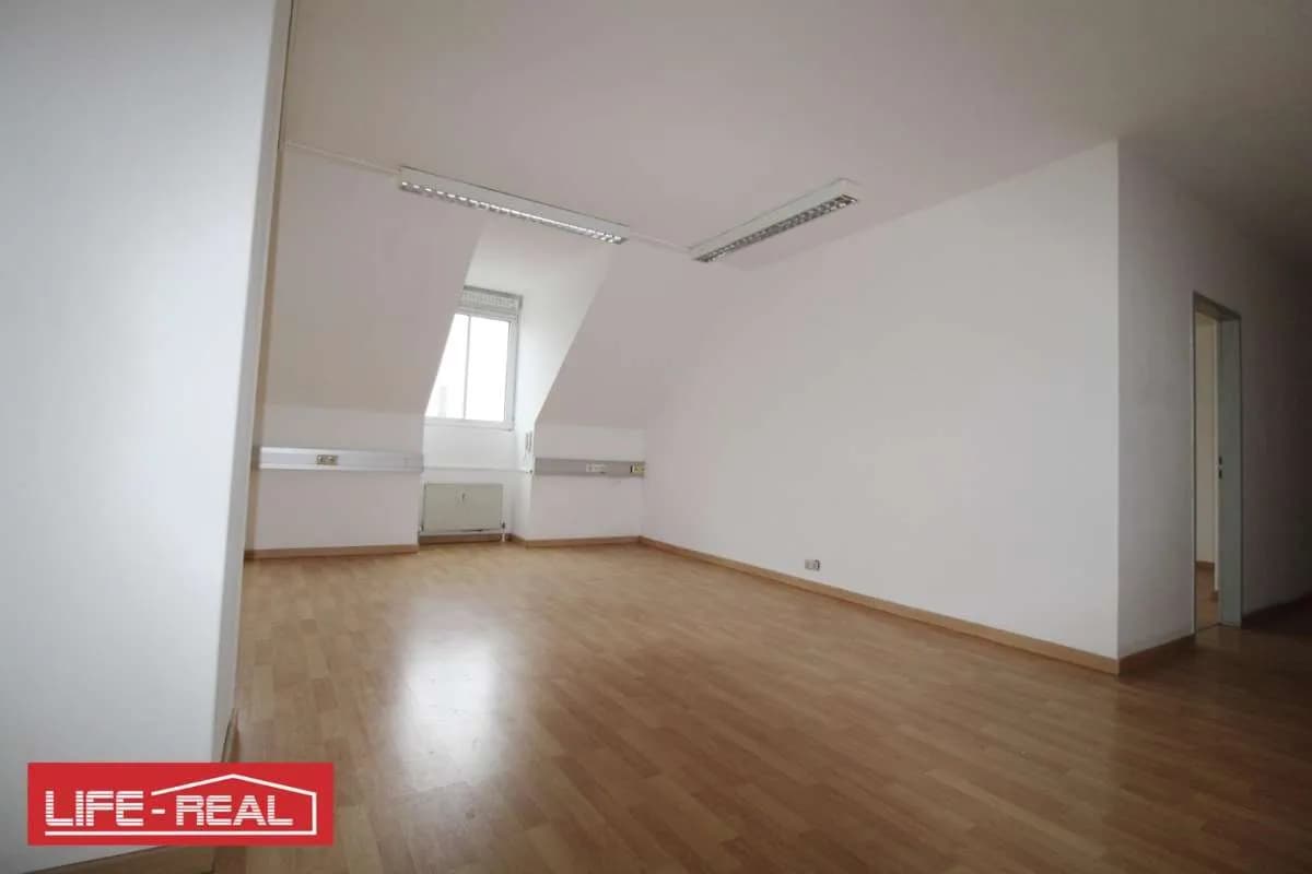 4-Zimmer-Gewerbeimmobilie mieten in Linz – 142 m², € 1.580 – Bild 11 von 14