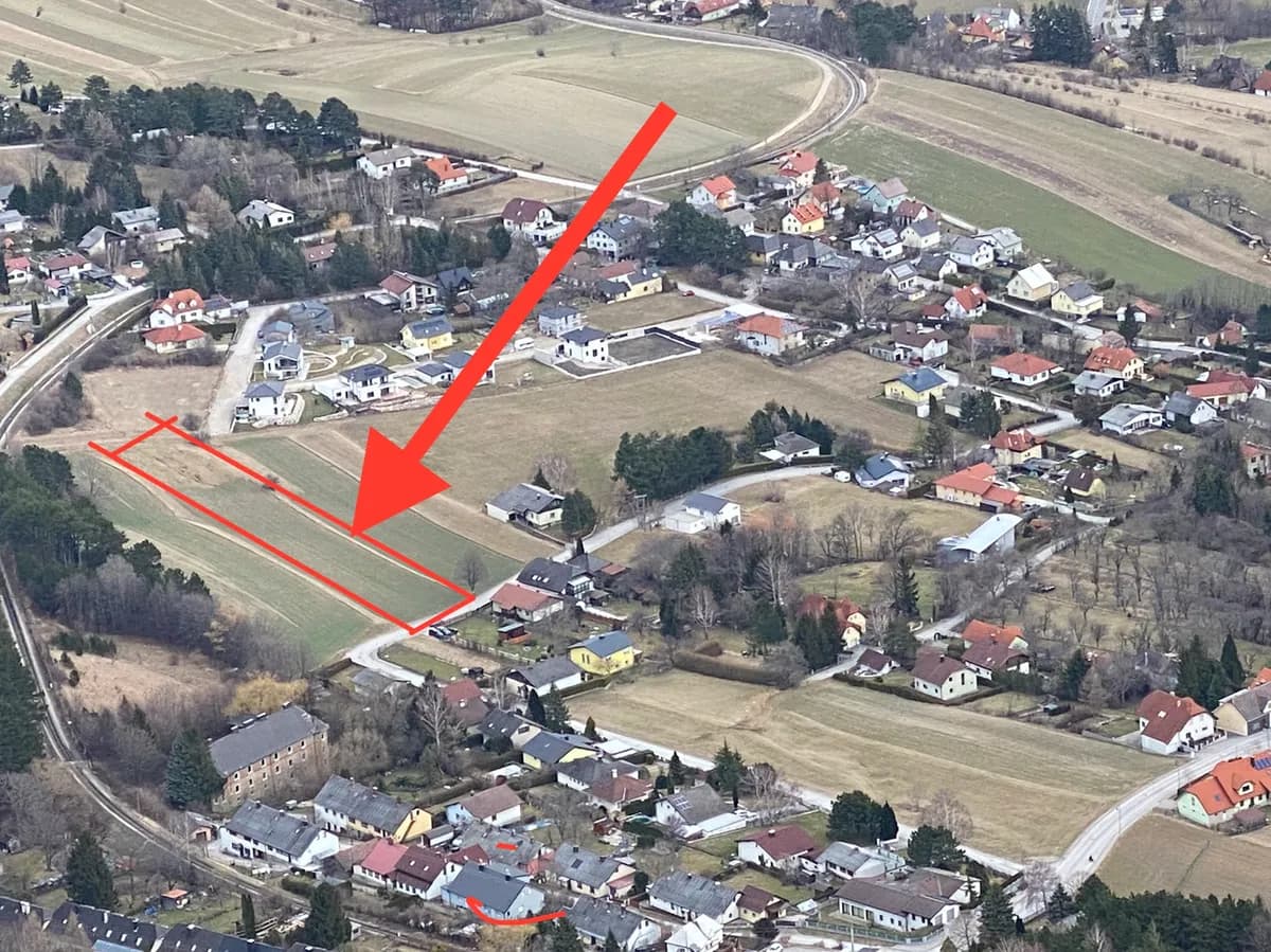 Grundstück kaufen in Neunkirchen – 5 178 m², € 230.000