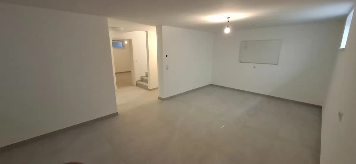 5-Zimmer-Haus kaufen in Baden – 137 m², € 649.000 – Bild 8 von 9