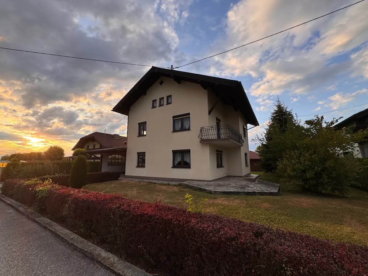 12-Zimmer-Haus mieten in Gmunden – 140 m², € 1.800
