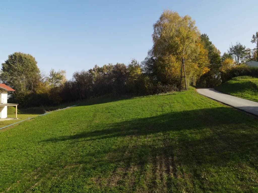 Grundstück kaufen in Deutschlandsberg – 1 942 m², € 100