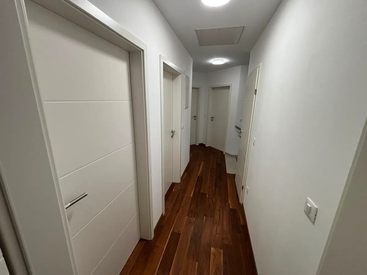5-Zimmer-Haus mieten in Mödling – 280 m², € 2.480 – Bild 4 von 14