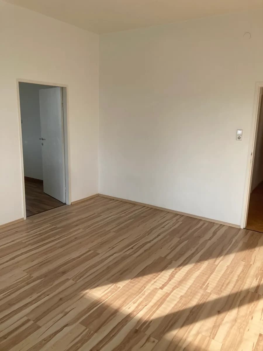 2-Zimmer-Wohnung mieten in Linz – 75 m², € 759 – Bild 7 von 17