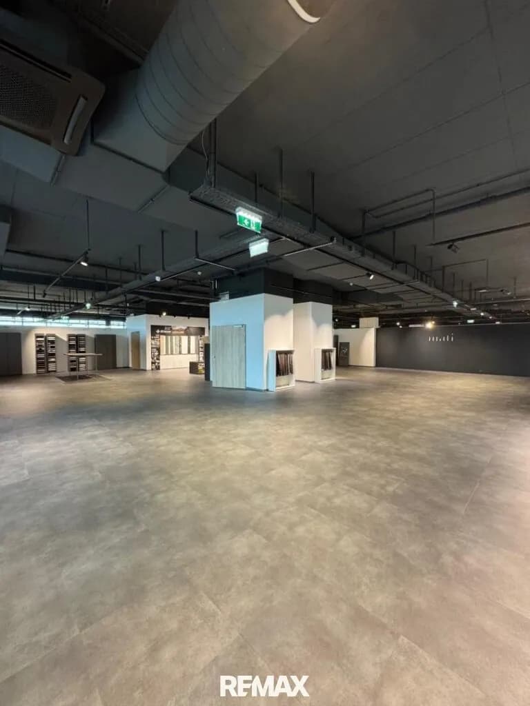 Immobilie kaufen in Wien – 2 655 m² – Bild 7 von 11