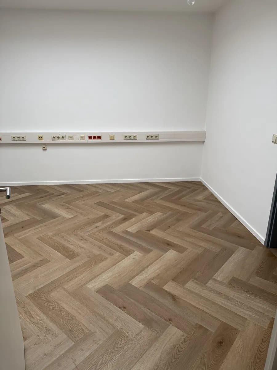 6-Zimmer-Gewerbeimmobilie mieten in Mödling – 140 m², € 2.500 – Bild 6 von 27