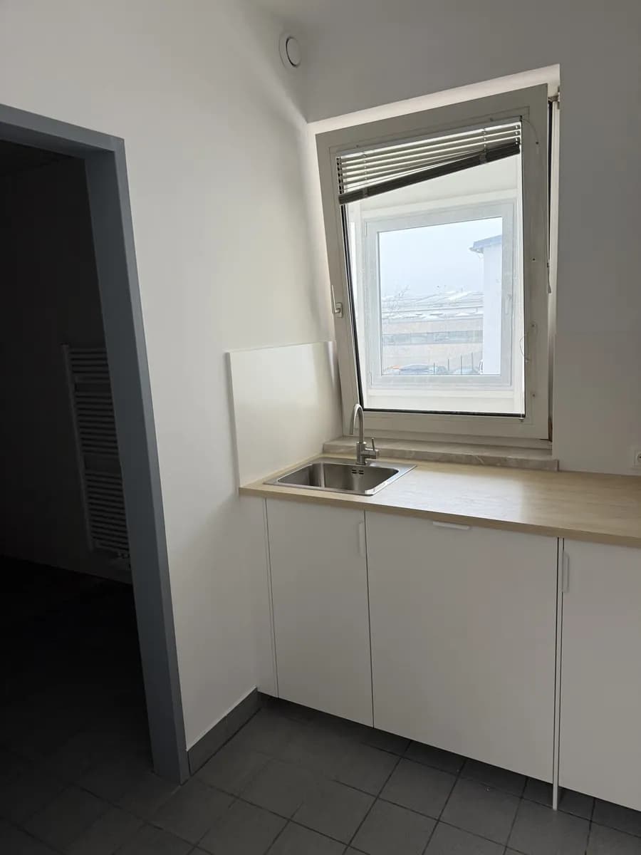 6-Zimmer-Gewerbeimmobilie mieten in Mödling – 140 m², € 2.500 – Bild 23 von 27