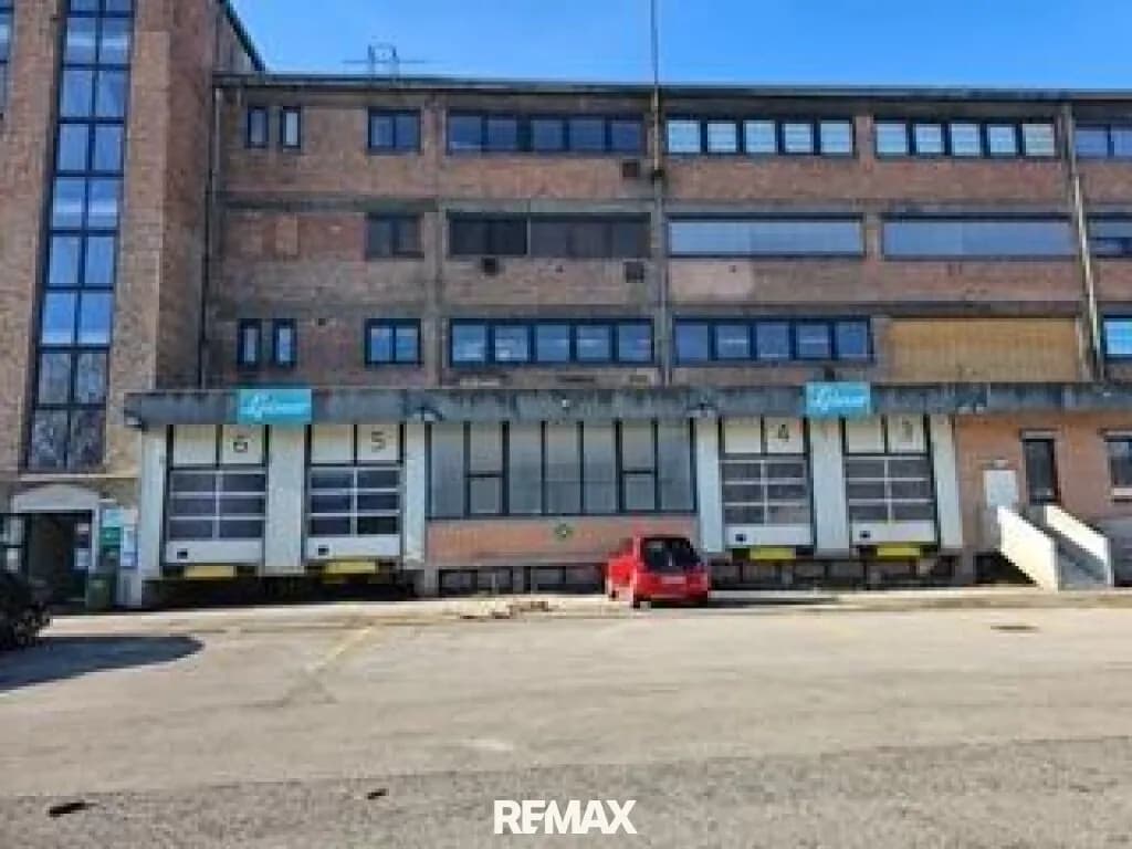 Gewerbeimmobilie mieten in Baden – 800 m²