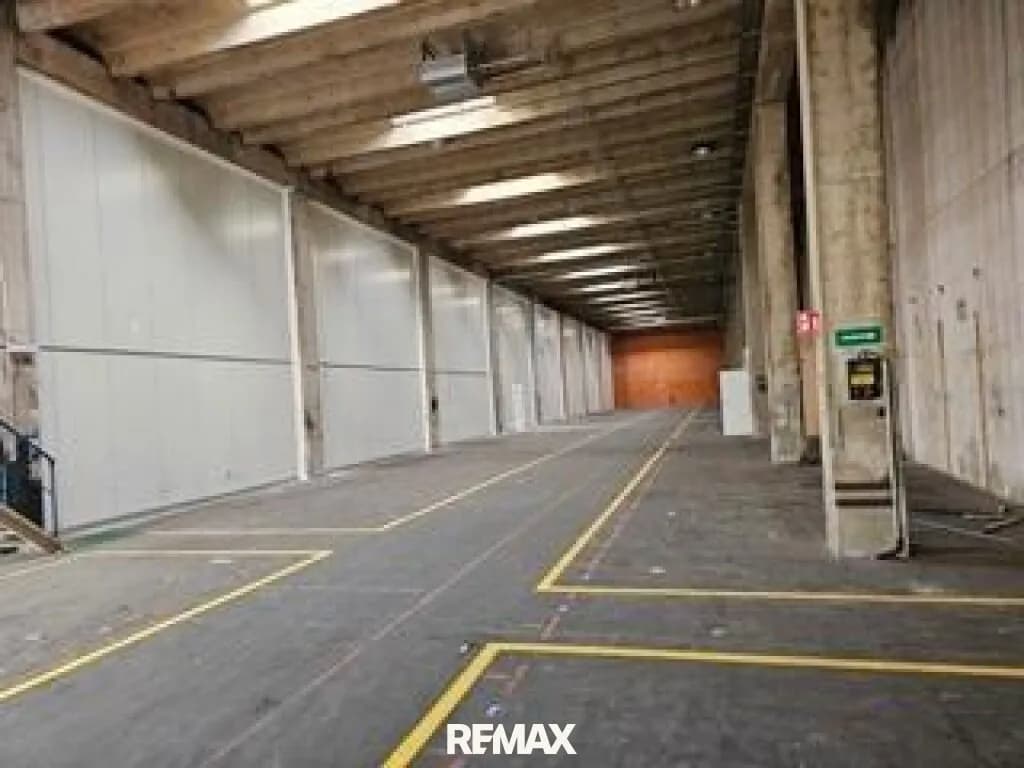 Gewerbeimmobilie mieten in Baden – 800 m² – Bild 8 von 11