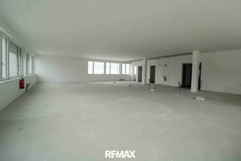 Gewerbeimmobilie mieten in Innsbruck-Land – 190 m², € 2.605
