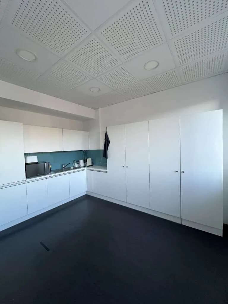Gewerbeimmobilie mieten in Linz Land – 214 m², € 2.865 – Bild 5 von 11