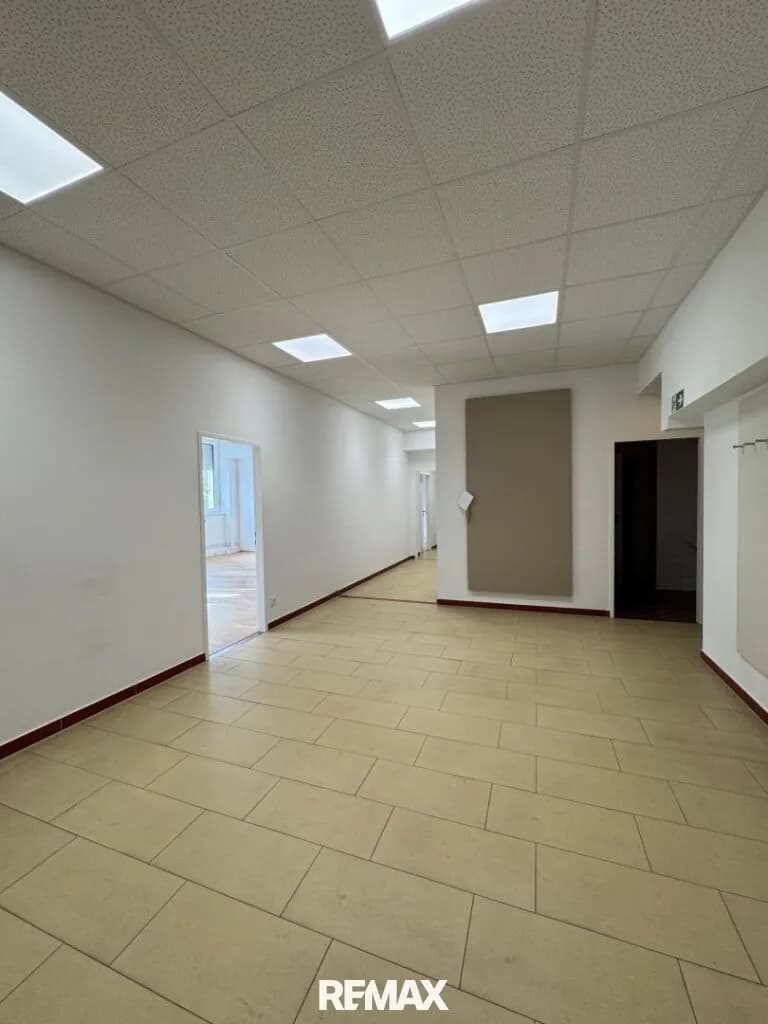 6-Zimmer-Gewerbeimmobilie mieten in Wien – 319 m², € 3.058 – Bild 5 von 12