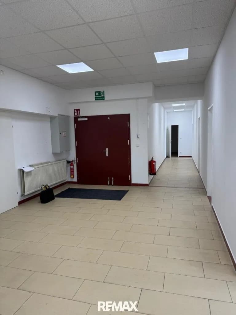 6-Zimmer-Gewerbeimmobilie mieten in Wien – 319 m², € 3.058 – Bild 6 von 12