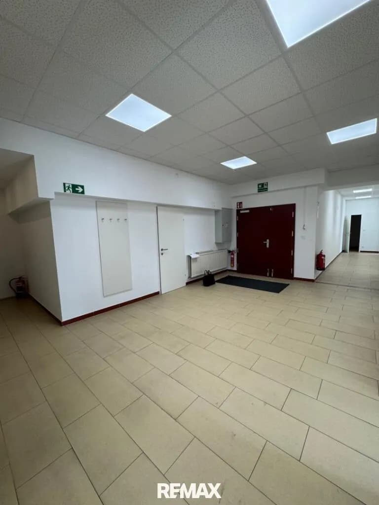 6-Zimmer-Gewerbeimmobilie mieten in Wien – 319 m², € 3.058 – Bild 7 von 12