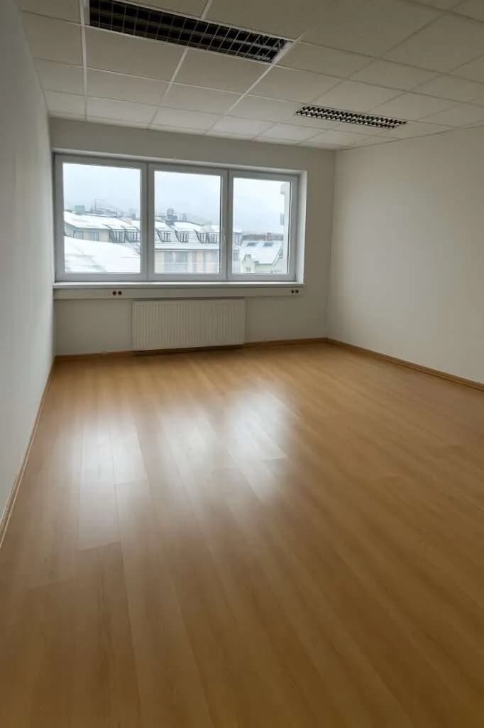 Gewerbeimmobilie mieten in Waidhofen an der Thaya – 24 m², € 480