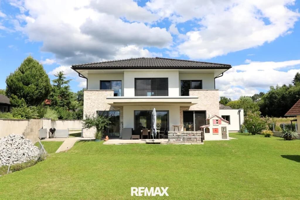 Haus kaufen in Perg – 203 m², € 790.000