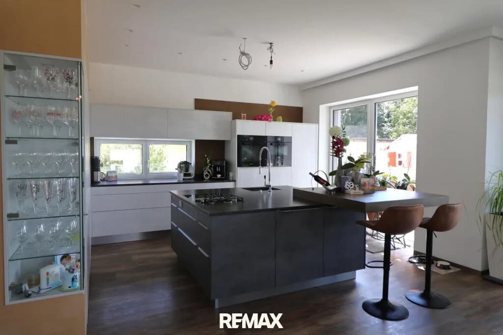 Haus kaufen in Perg – 203 m², € 790.000 – Bild 2 von 34