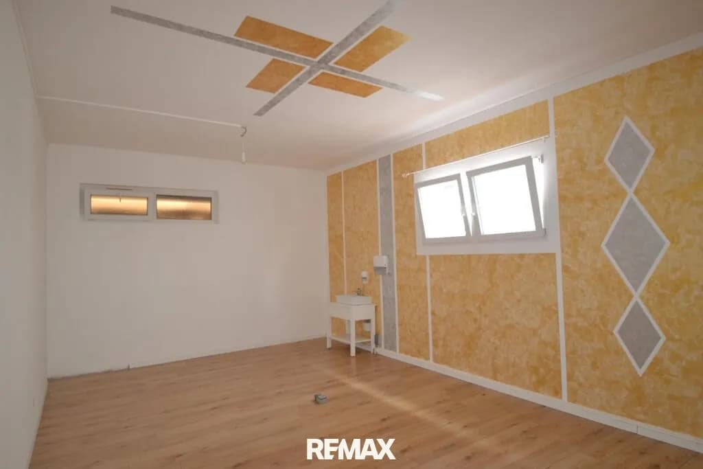 Gewerbeimmobilie mieten in Amstetten – 36 m², € 256
