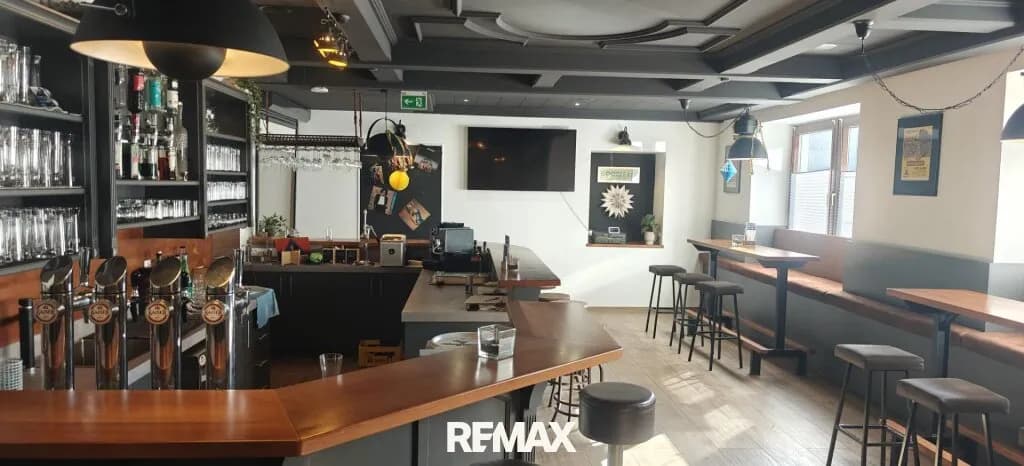 1-Zimmer-Gewerbeimmobilie mieten in Amstetten – 259 m², € 2.914 – Bild 2 von 37