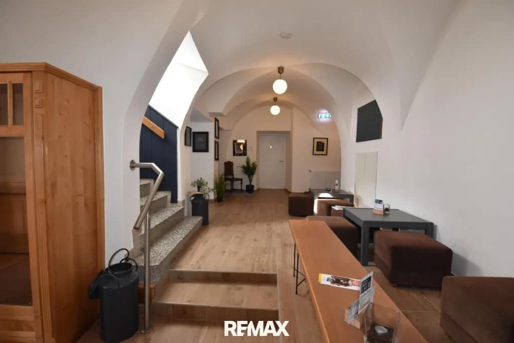 1-Zimmer-Gewerbeimmobilie mieten in Amstetten – 259 m², € 2.914 – Bild 10 von 37