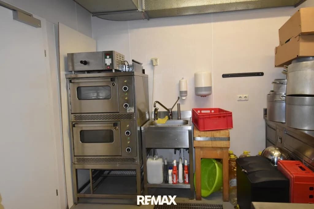 1-Zimmer-Gewerbeimmobilie mieten in Amstetten – 259 m², € 2.914 – Bild 17 von 37