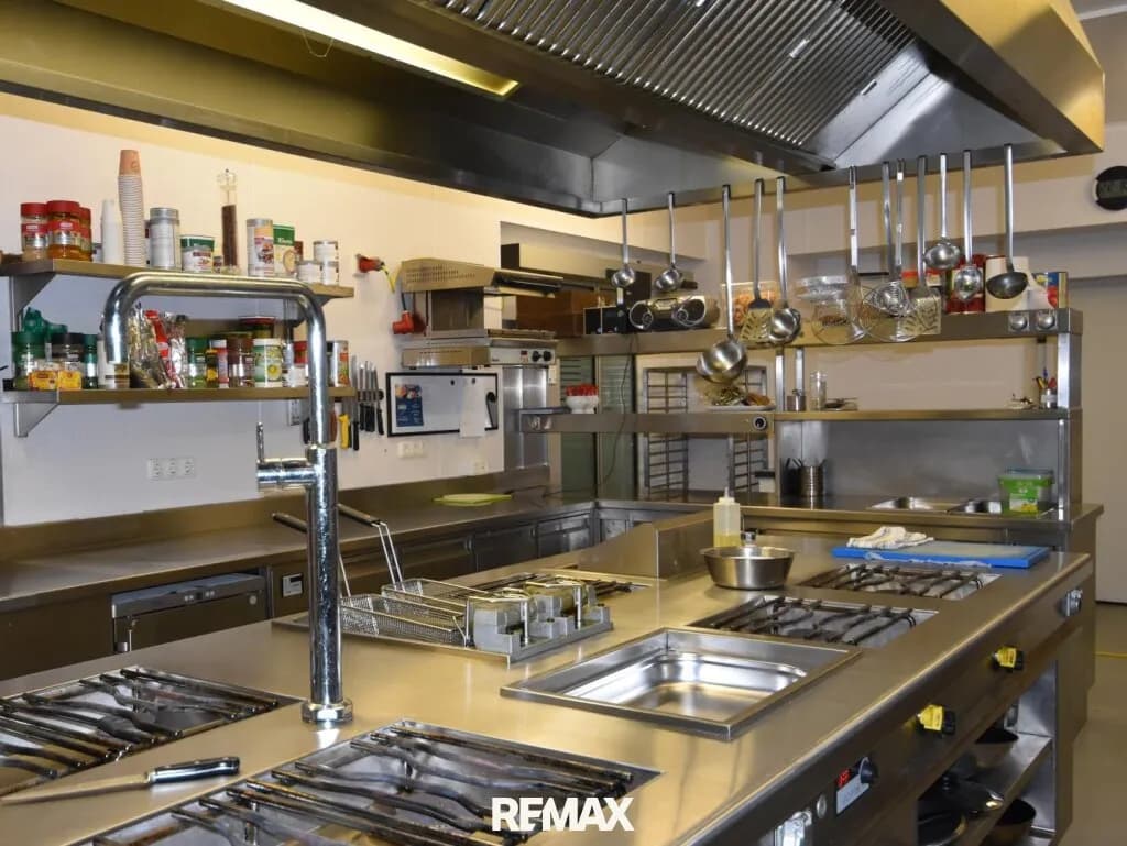 1-Zimmer-Gewerbeimmobilie mieten in Amstetten – 259 m², € 2.914 – Bild 20 von 37