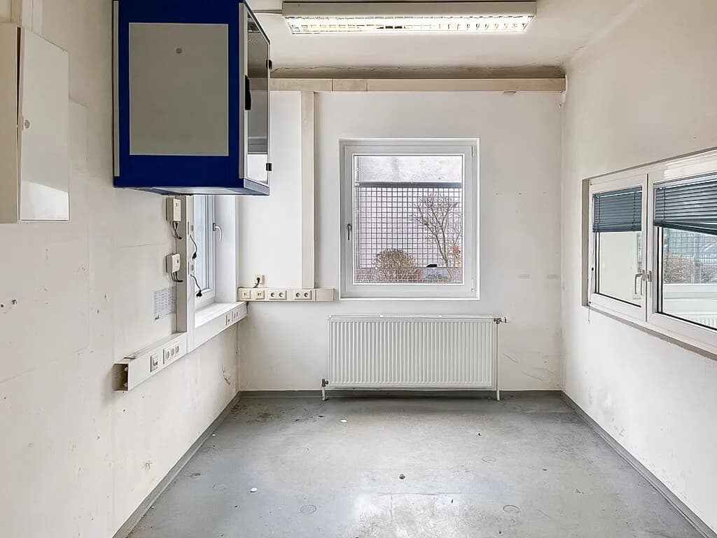 Gewerbeimmobilie mieten in Bruck-Mürzzuschlag – 894 m², € 5.800 – Bild 8 von 12