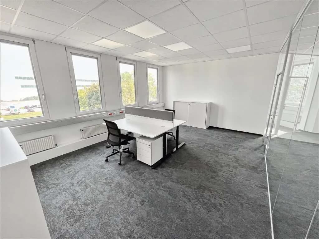 Gewerbeimmobilie mieten in Wien – 1 340 m², € 12