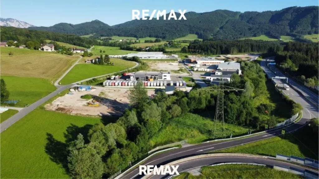 Grundstück kaufen in Vöcklabruck – 19 200 m²