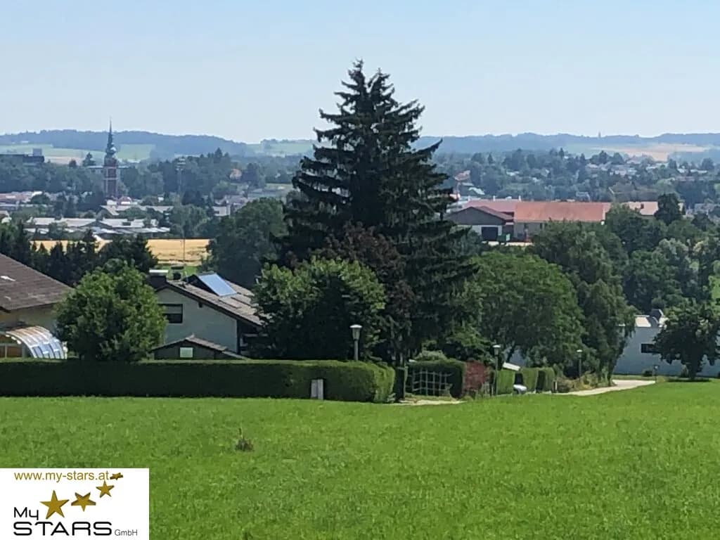 Grundstück kaufen in Ried im Innkreis – 2 000 m², € 400.000