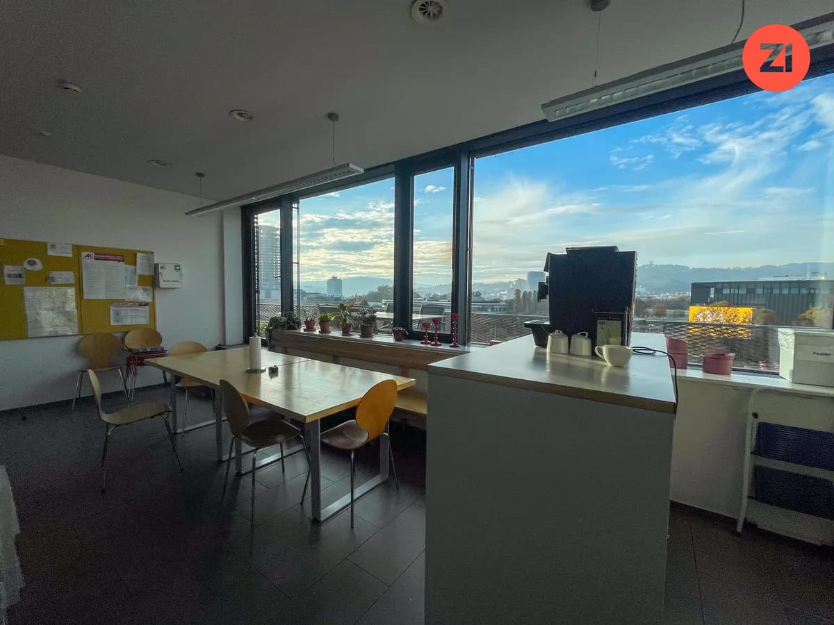 Gewerbeimmobilie mieten in Linz – 2 400 m², € 45.000