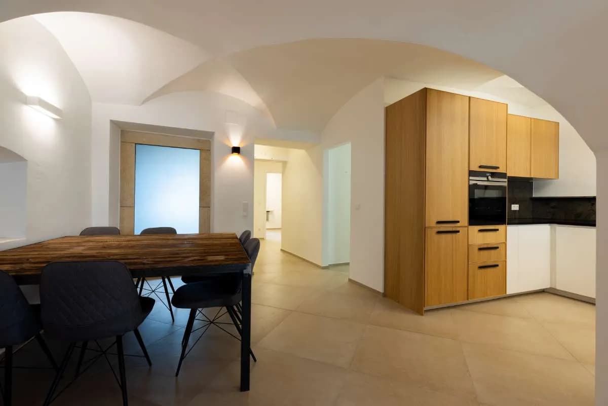 Wohnung mieten in Wiener Neustadt – 145 m², € 1.590