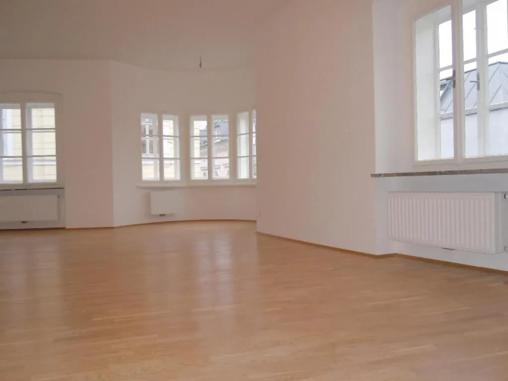 2-Zimmer-Wohnung mieten in Linz – 91,05 m², € 1.299 – Bild 2 von 11
