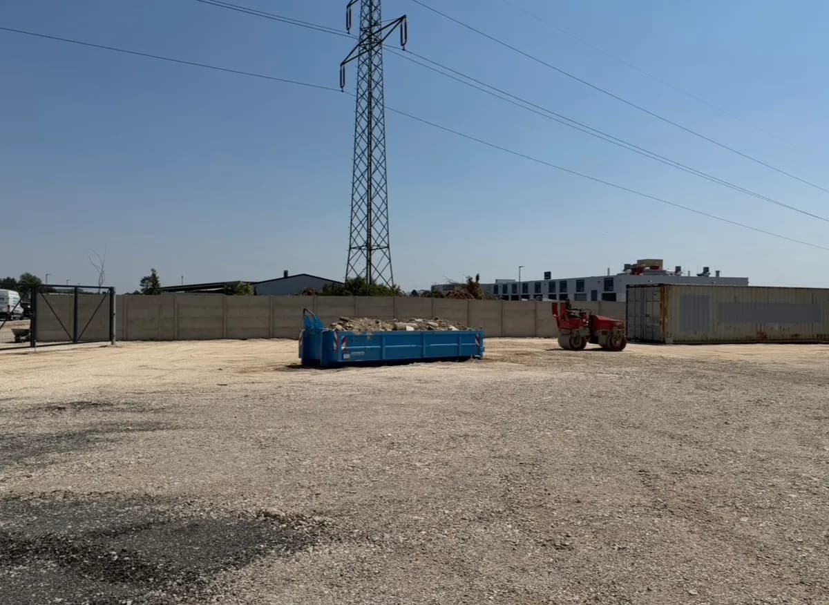 Immobilie mieten in Wiener Neustadt Land – 1 900 m², € 1 – Bild 4 von 5
