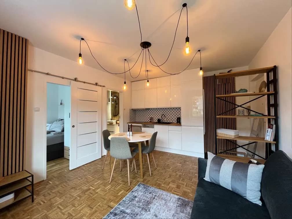 2-Zimmer-Wohnung mieten in Gmunden – 30 m², € 1.200 – Bild 2 von 9