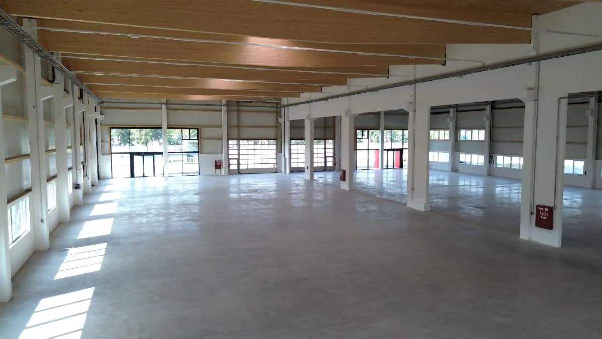 Gewerbeimmobilie mieten in Völkermarkt – 1 360 m², € 8