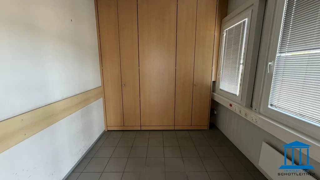 Gewerbeimmobilie kaufen in Wiener Neustadt – 1 587 m², € 1.850.000 – Bild 32 von 49