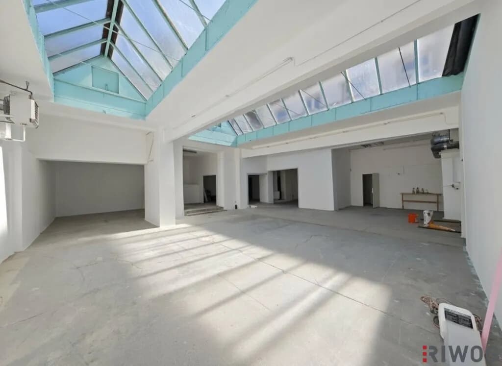 Gewerbeimmobilie mieten in Wien – 334 m², € 2.492