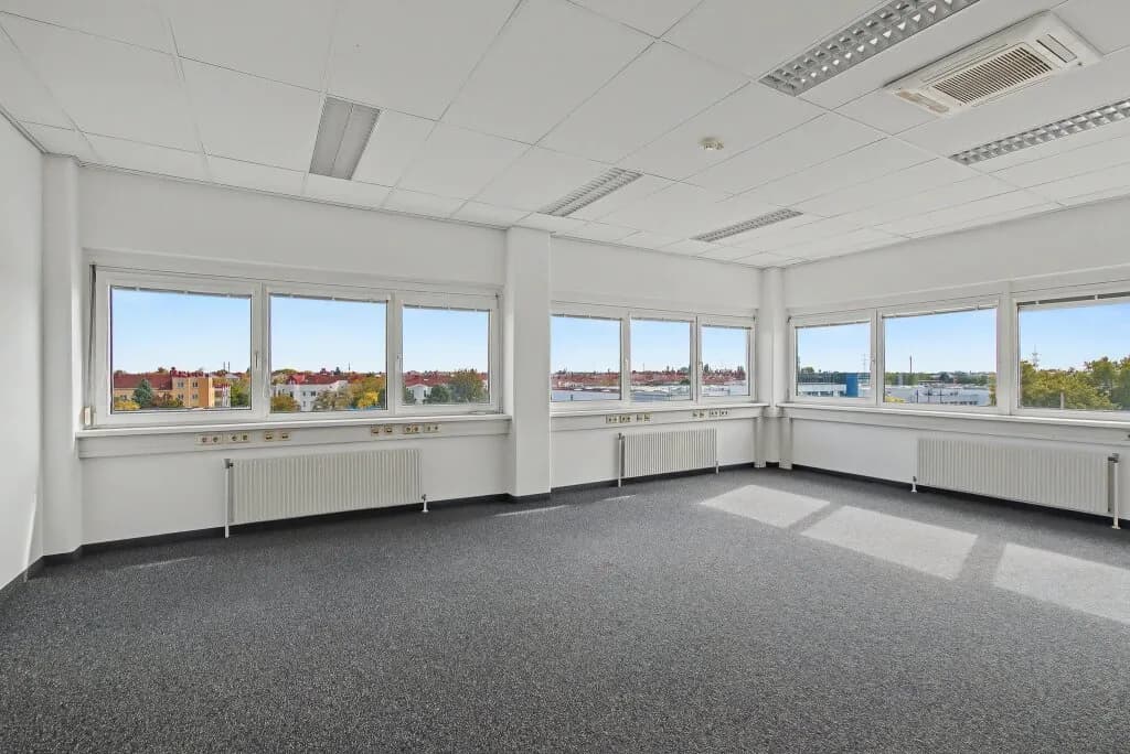 Gewerbeimmobilie mieten in Wien – 158 m², € 10