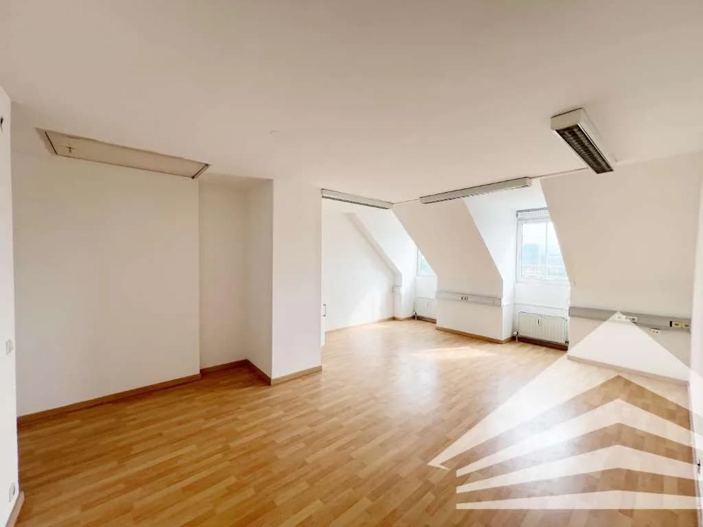 4-Zimmer-Gewerbeimmobilie mieten in Linz – 142 m², € 1.580