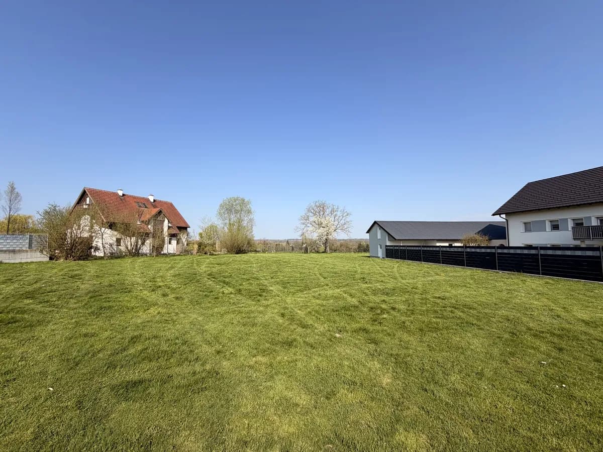 Grundstück kaufen in Steyr – 707 m², € 219.000
