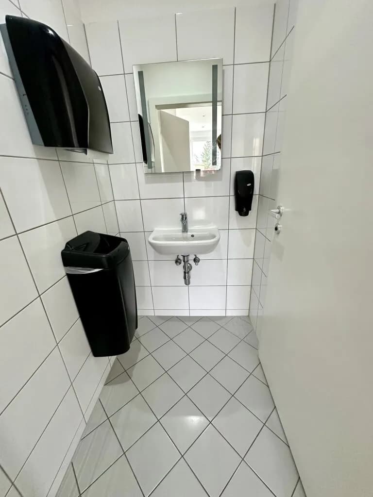 4-Zimmer-Gewerbeimmobilie mieten in Graz – 93 m², € 999 – Bild 7 von 8