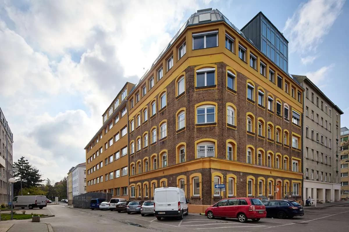 Gewerbeimmobilie mieten in Wien – 220 m², € 3.572