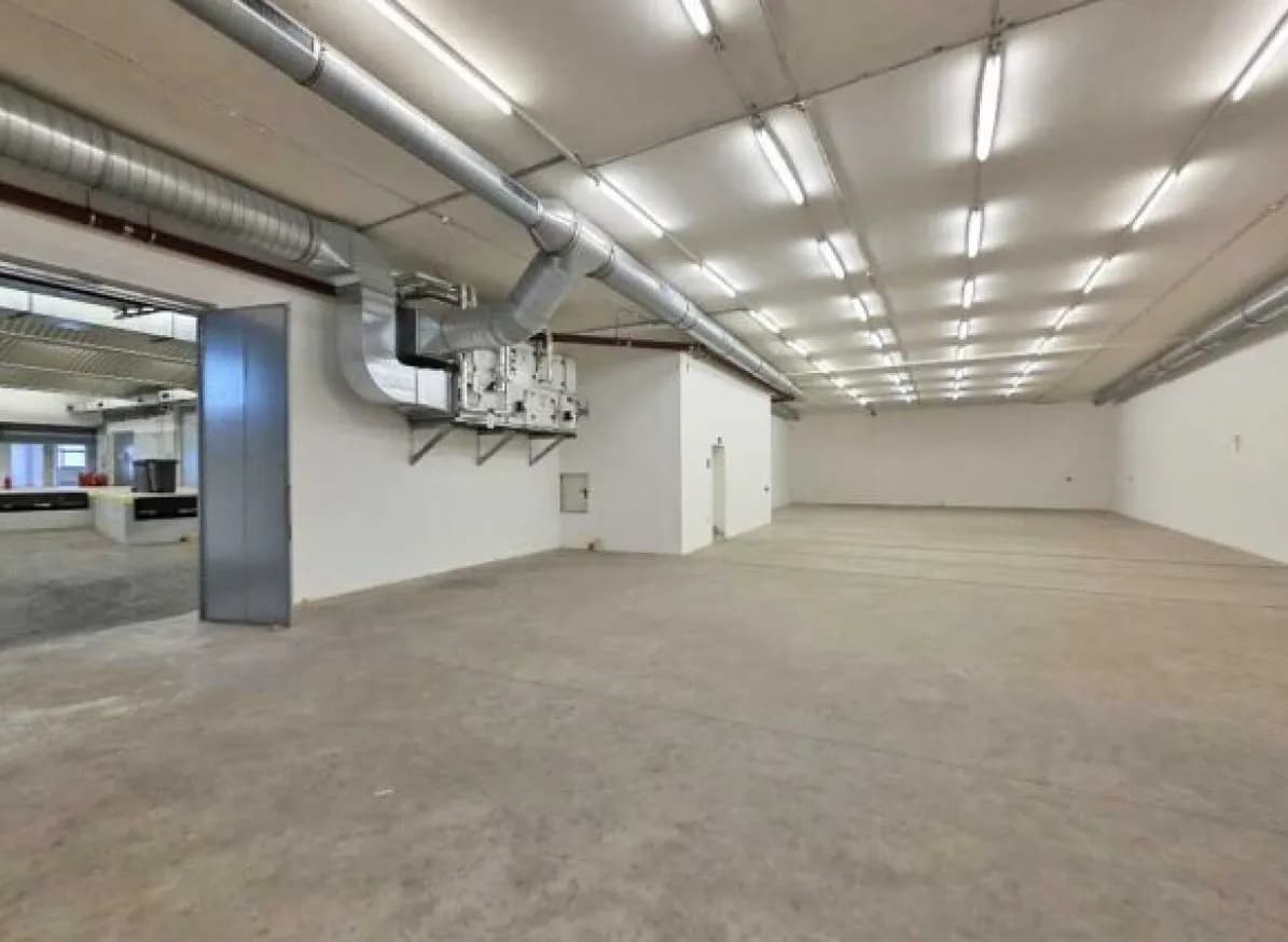 Gewerbeimmobilie mieten in Wien – 4 697 m², € 7 – Bild 4 von 11